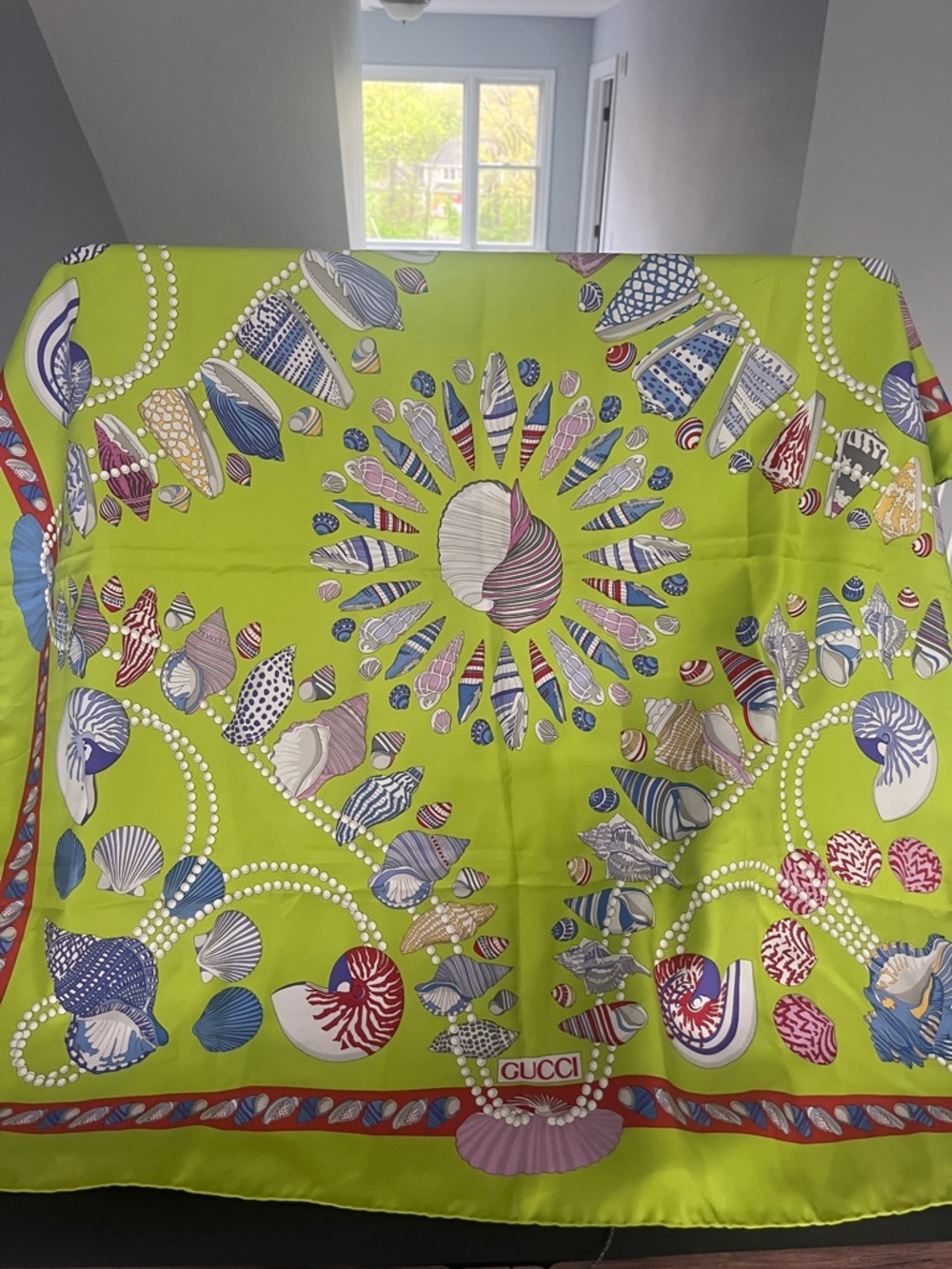 Gucci seashell pearls silk scarf - Picture 6 of 9